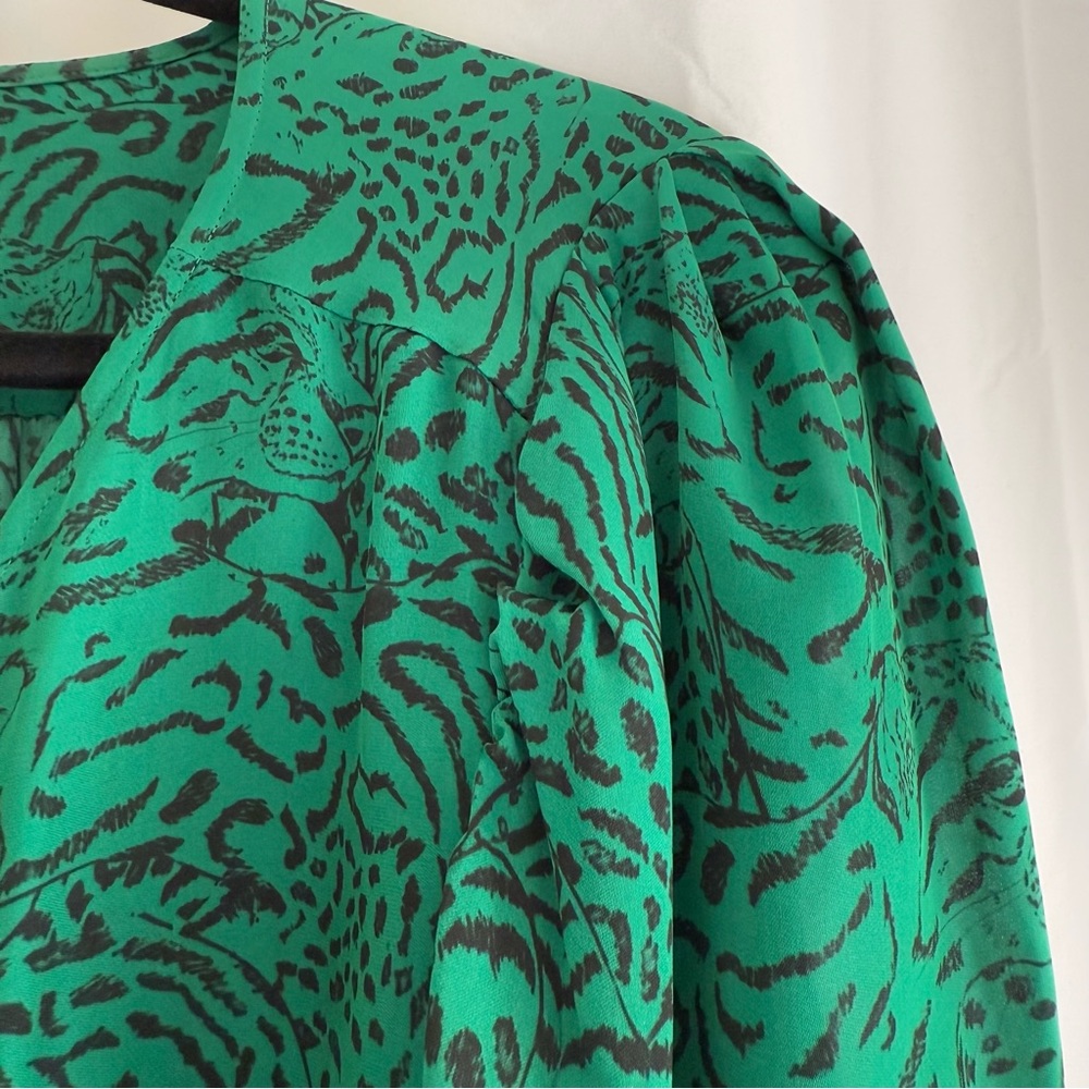 Silk Blend Animal Print Wrap Blouse Green Small Silk Blend - Picture 6 of 11